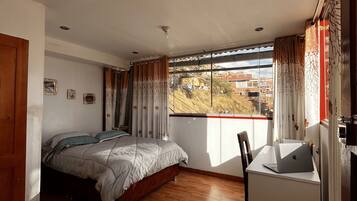8 bedrooms, desk, iron/ironing board, free WiFi