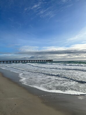 Ubicación a pie de playa y tumbonas