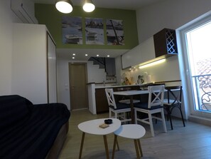 Alloggio Design su due livelli | Area soggiorno | TV LCD 42 cm con canali via cavo, TV