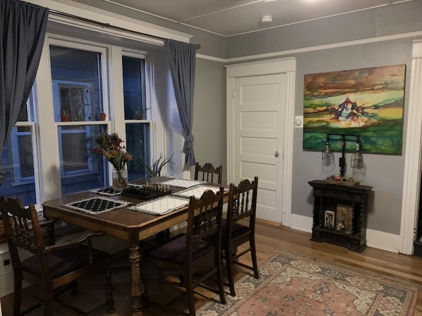 Dining - Hawthorne Bungalow in the Heart of Inner SE Portland (Portland)