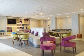 Lobby - Home2 Suites by Hilton Clovis (Clovis)
