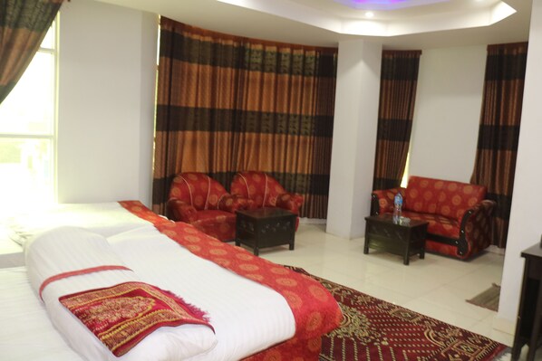 Quarto casal standard | Ferros/tábuas de passar roupa, Wi-Fi de cortesia, roupa de cama