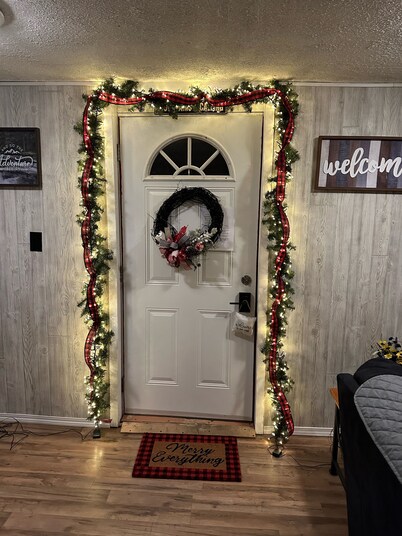 Hatfield McCoy Trails!  Newly renovated 3 bedroom house with ATV trail access.