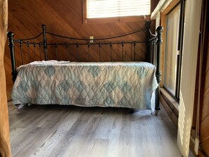 5 Schlafzimmer, Reisekinderbett, kostenloses WLAN, Bettwäsche