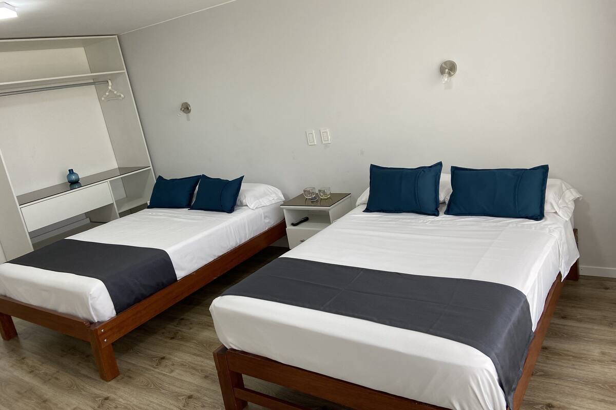 Hypo-allergenic bedding, free WiFi, bed sheets