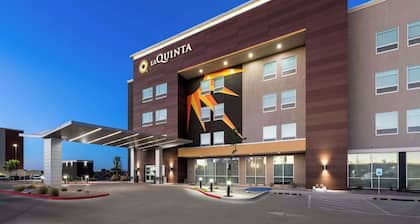 La Quinta Inn & Suites by Wyndham El Paso East Loop-375