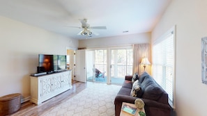 Condo, 2 Bedrooms | Living room