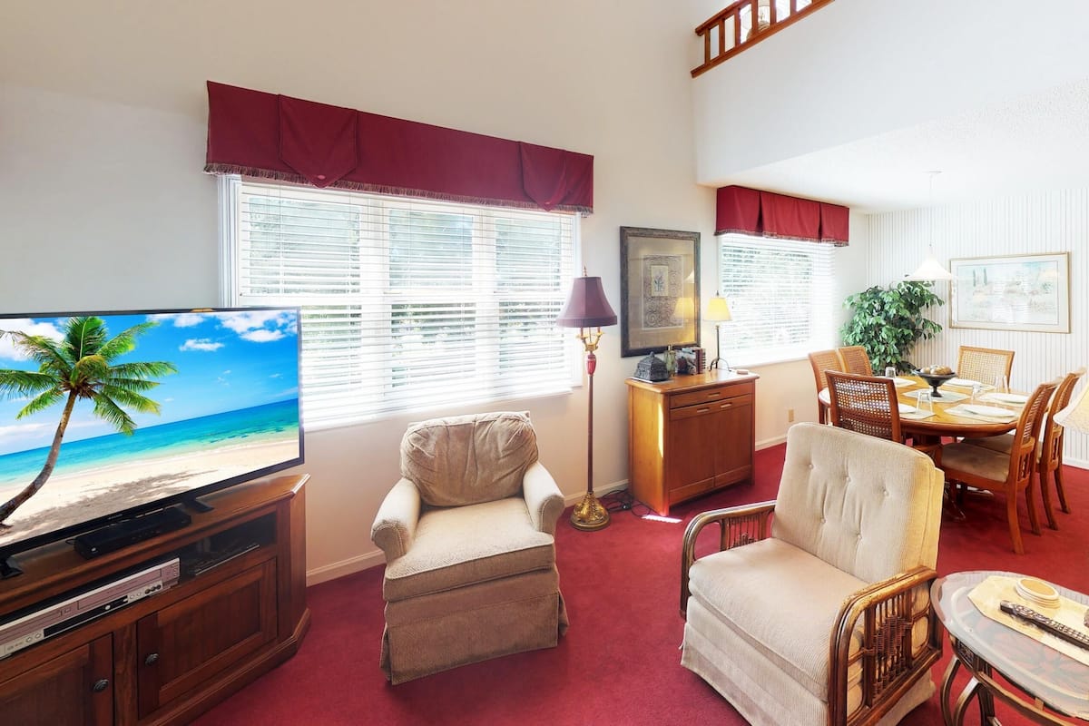 Condo, 4 Bedrooms | Living room