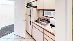 Condo, 4 phòng ngủ | Bếp riêng | Lò nướng, dụng cụ nấu nướng/bát dĩa/dao nĩa 