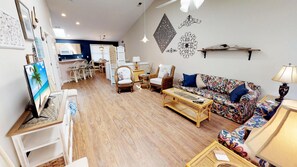 House, 1 Bedroom | Living room