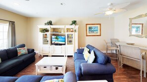Condo, 5 Bedrooms | Living room