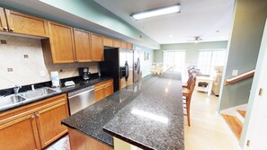 Kondominium, 6 kamar tidur | Dapur pribadi | Oven dan peralatan masak/sendok-piring