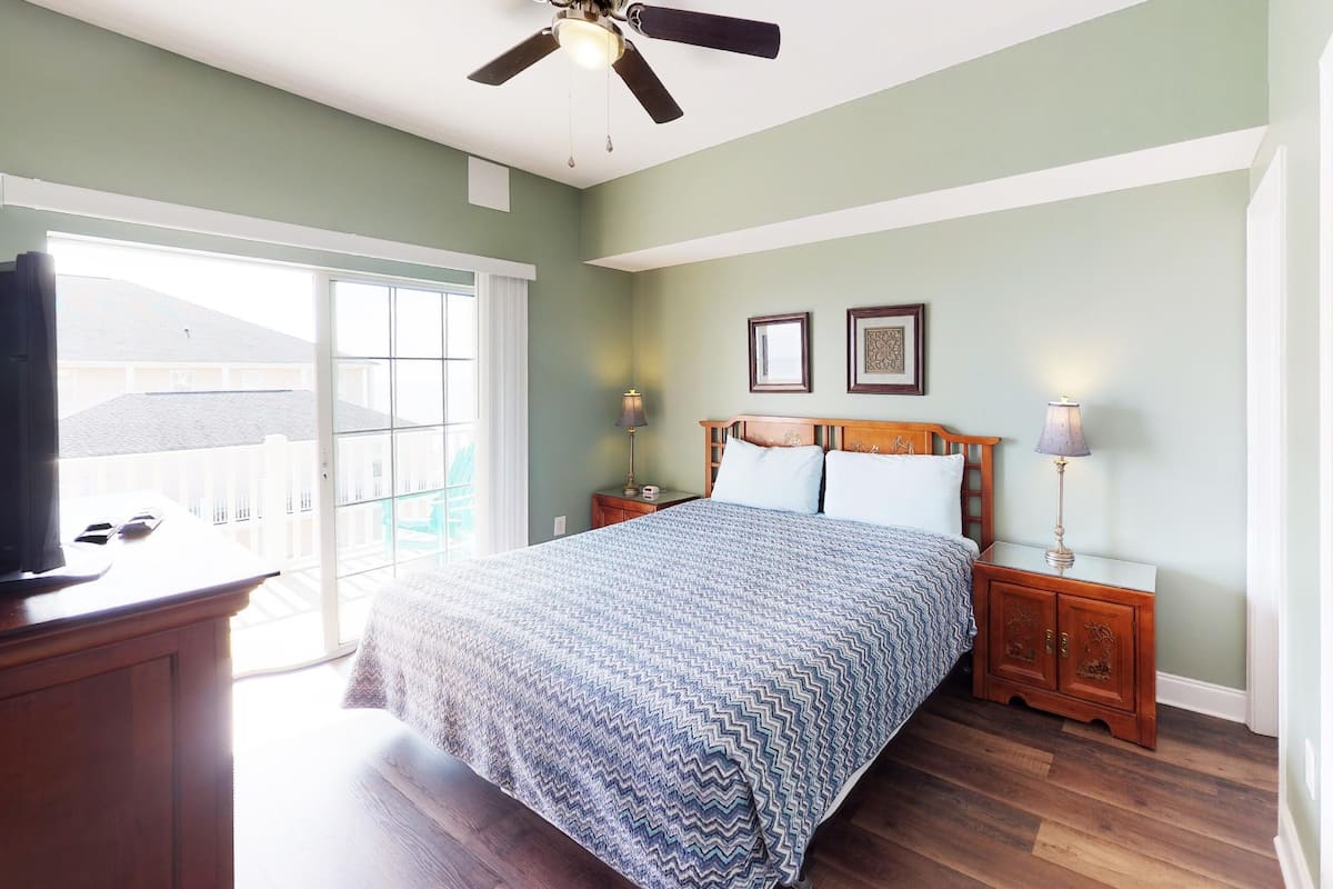 Condo, 6 Bedrooms | Individually decorated, individually furnished