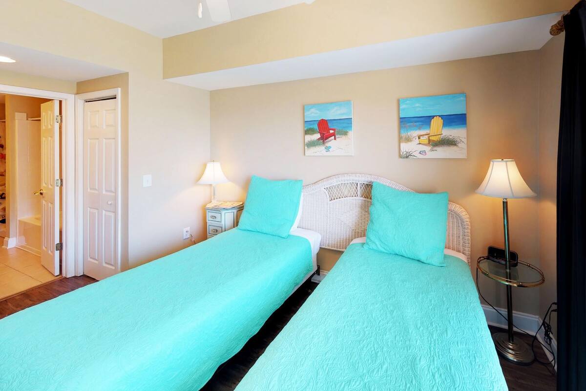 Condo, 5 Bedrooms | Individually decorated, individually furnished