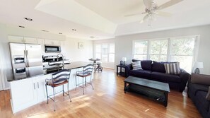 Condo, 2 Bedrooms | Living room