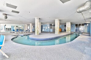 Condo, 4 chambres | Piscine | Piscine intérieure, piscine extérieure
