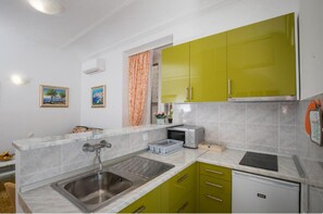 Fridge, microwave, stovetop, toaster