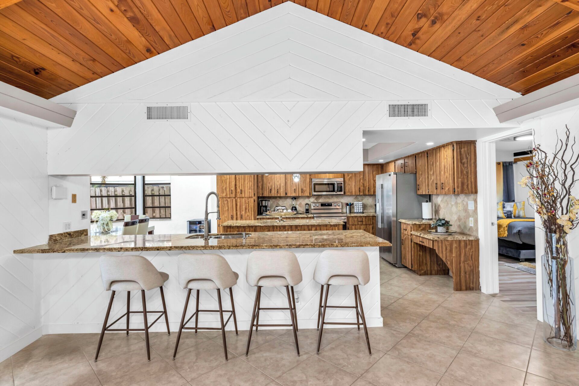 冰箱、微波炉、烤箱、炉灶