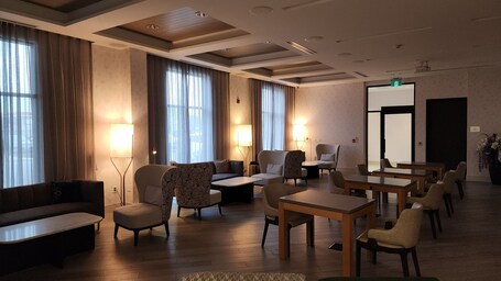 Bloom Mississauga, Tapestry Collection by Hilton - Image 15