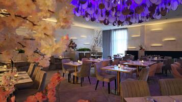 Päivittäinen tilauksen mukaan valmistettu aamiainen (20 CAD per henkilö)