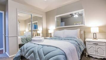 3 bedrooms, desk, iron/ironing board, free WiFi