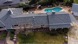 Exterior - Dog Friendly Canopy Lit Pool 2 Masters w/Kings (Redding)