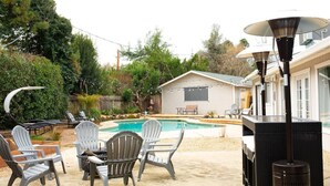 Property grounds - Dog Friendly Canopy Lit Pool 2 Masters w/Kings (Redding)