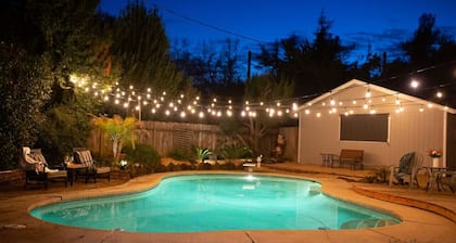 Dog Friendly Canopy Lit Pool 2 Masters w/Kings