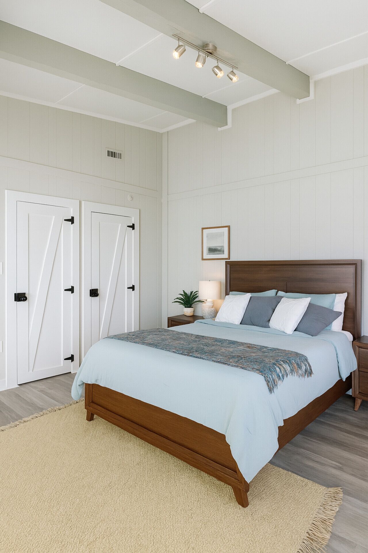 Queen Bedroom Sleeps 2 Comfortably.