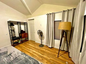 Interior - Perfect, fully furnished 1-bed condo  (Black Canyon City)