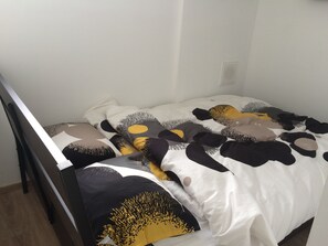 2 Schlafzimmer, Bügeleisen/Bügelbrett, kostenloses WLAN, Bettwäsche