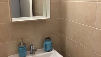 Dusche, Handtücher, Seife, Shampoo