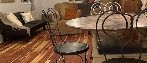 Smart TV, books, stereo