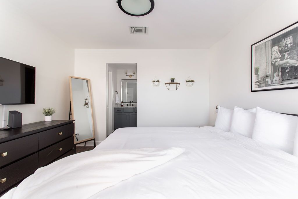 1 chambre, fer et planche à repasser, Wi-Fi gratuit, draps fournis