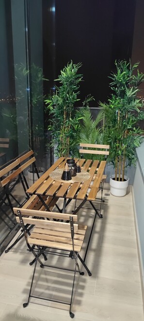 屋外ダイニングエリア