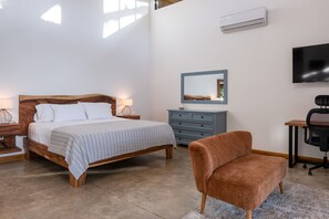 3 chambres, coffres-forts dans les chambres, bureau, Wi-Fi gratuit