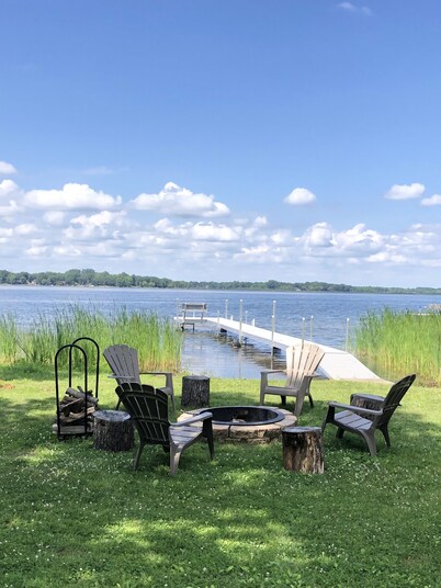 Year-round relaxation with lots of space and all the comforts of home!