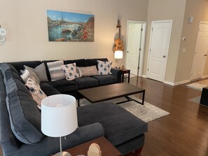 Smart-tv, videospil, dvd-afspiller, bøger