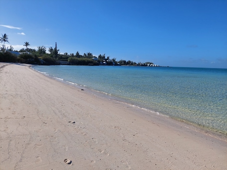 Apartment | Beach. 1-bed House Sleeps 2 With Parking