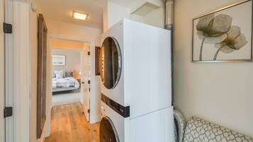 2 bedrooms, iron/ironing board, travel crib, free WiFi