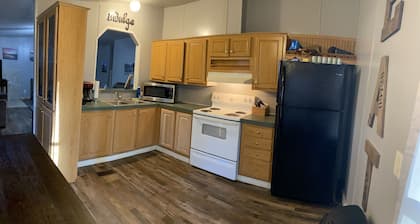 Old Cross Roads Cabin 3 bed/2 bath