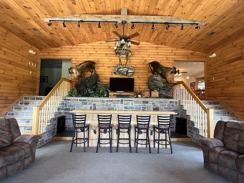 FALCON LODGE AND NATURE RETREAT