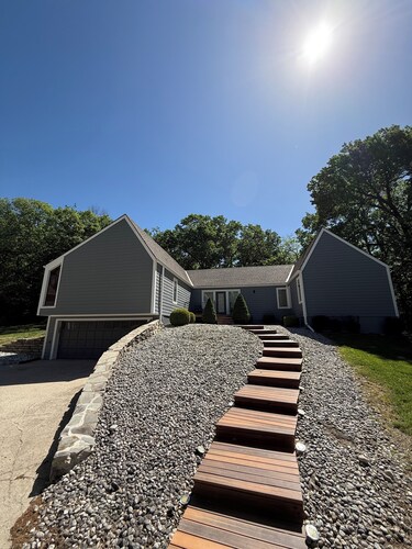 Family Friendly home w/ game room- Perfect Location