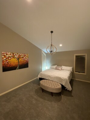 3 bedrooms, travel crib, WiFi, bed sheets