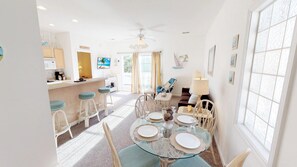 Condo, 2 Bedrooms | Dining