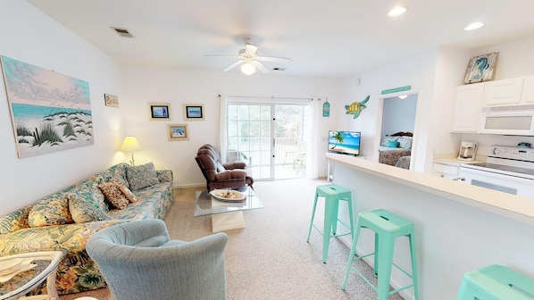Condo, 2 phòng ngủ | Phòng khách