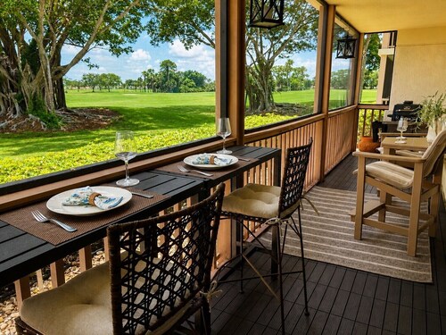 PGA National Golf Villa, Golf Views, Pool, Beaches, Walk to Resort, Spa, Dining
