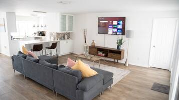 TV connectée, table de tennis de table