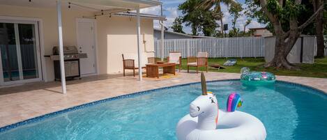 Outdoor pool, a heated pool