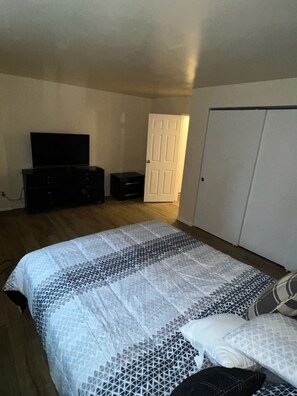1 bedroom, WiFi - New York on a budget (City of Orange)